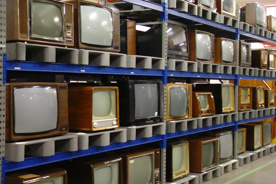 NTSC PAL SECAM television standards - Museum für Kommunikation - Depot Heusenstamm - Technik 12
