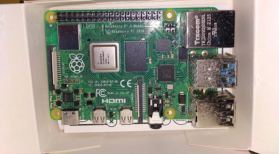 Raspberry Pi 4 Model B - 1.5 GHz quad-core, up to 8 GB RAM, USB 3.0, dual 4K HDMI, Gigabit Ethernet (2019)