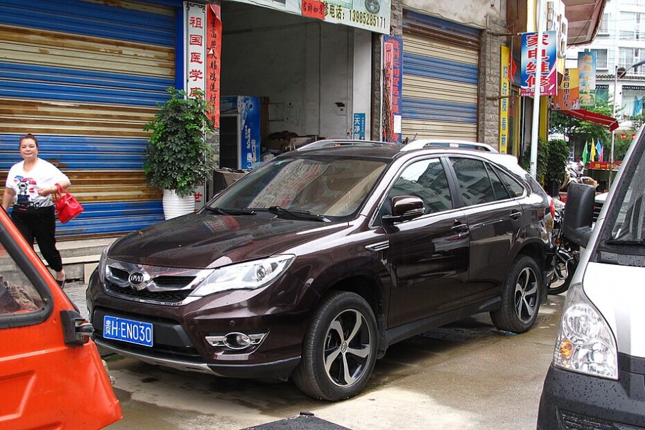 Chinese Car Makers BYD S7 in China